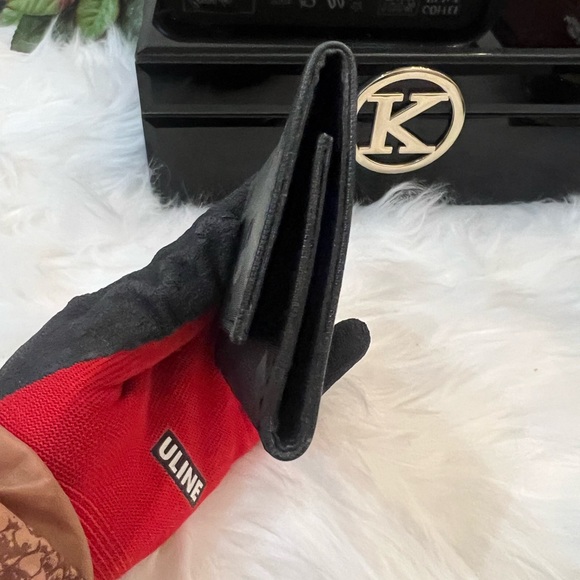 ⭐️MCM Germany Key Ring Holder in Nylon Exterior with Leather Interior.